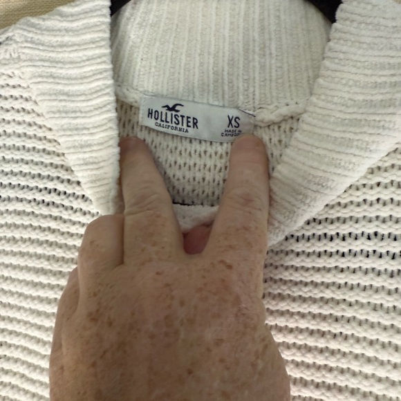 Hollister White and Gray Striped Turtleneck Sweater - Picture 3 of 5